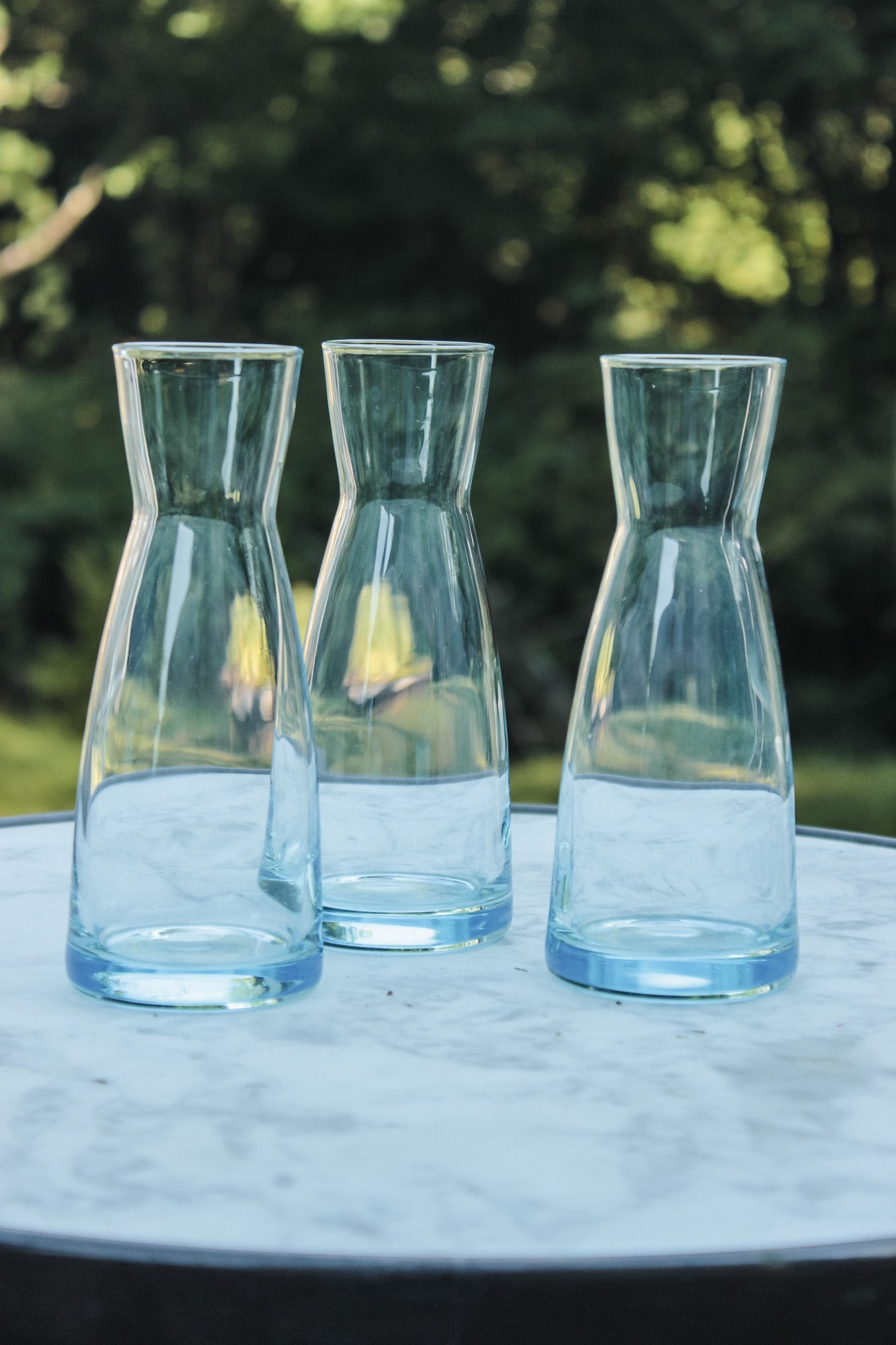 Kleine blaue Glasvase