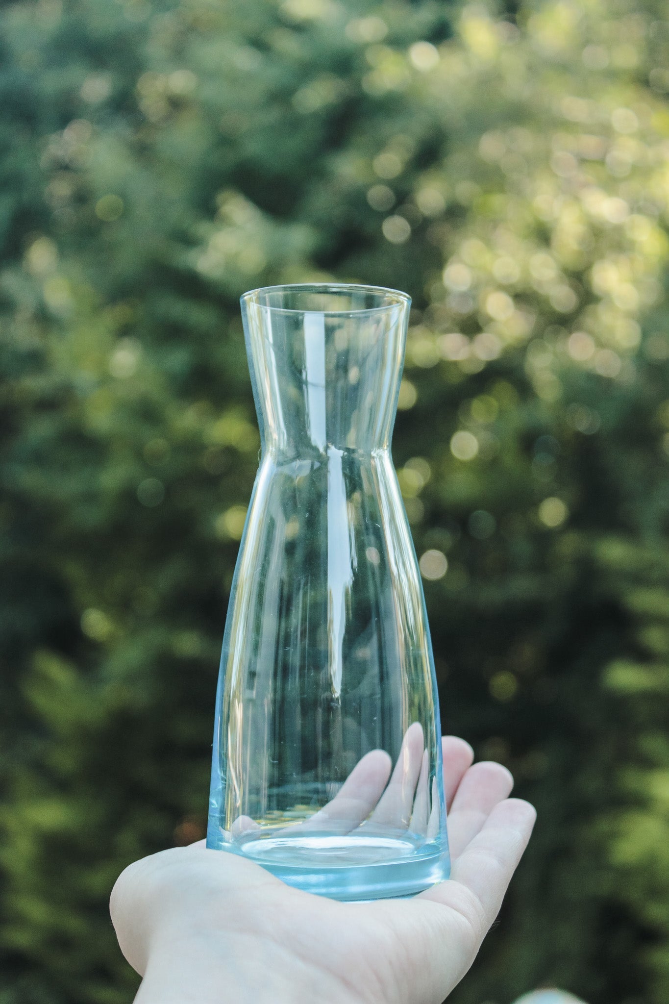 Kleine blaue Glasvase