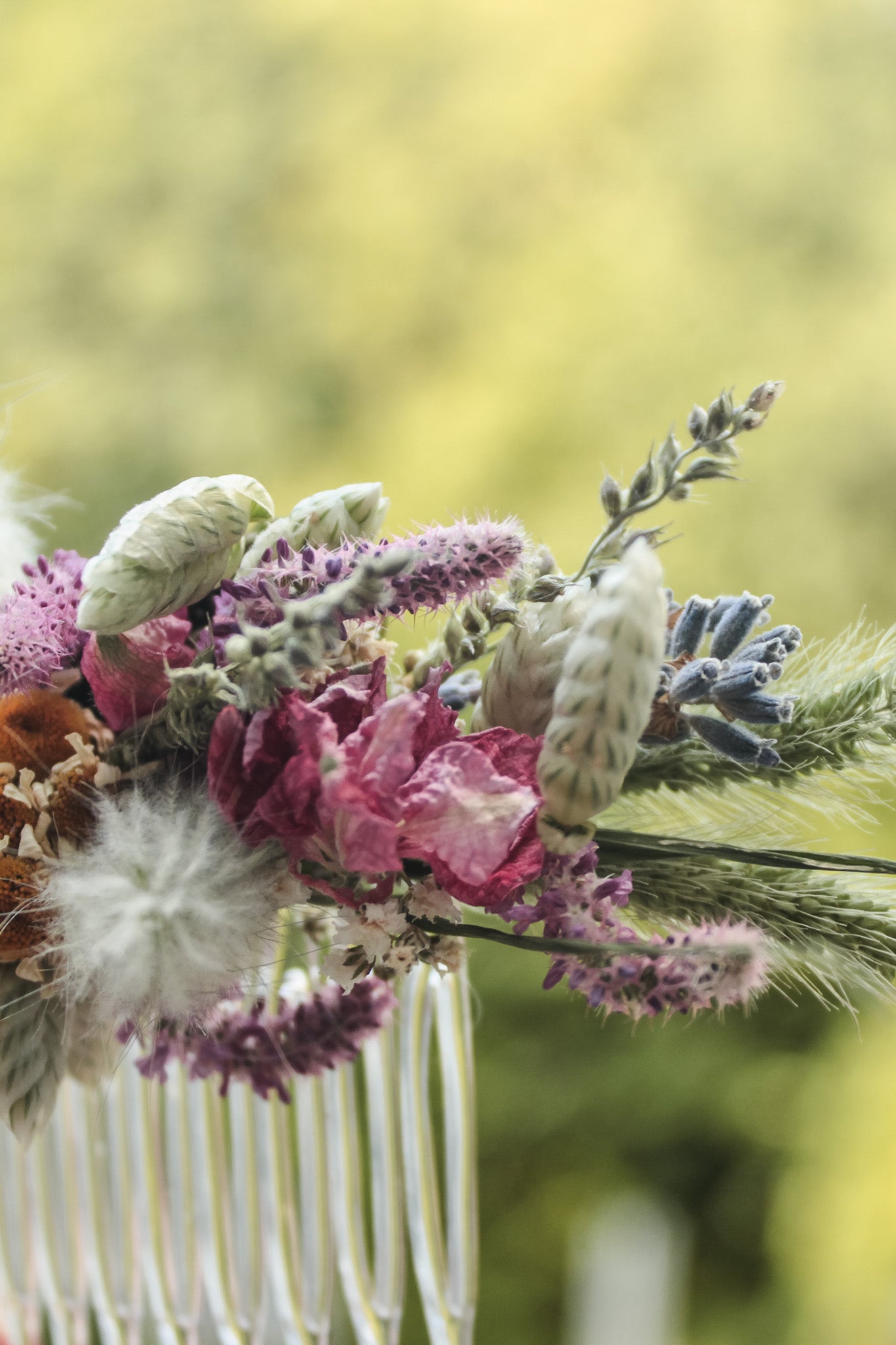 Haarkamm mit Trockenblumen "Ellie"