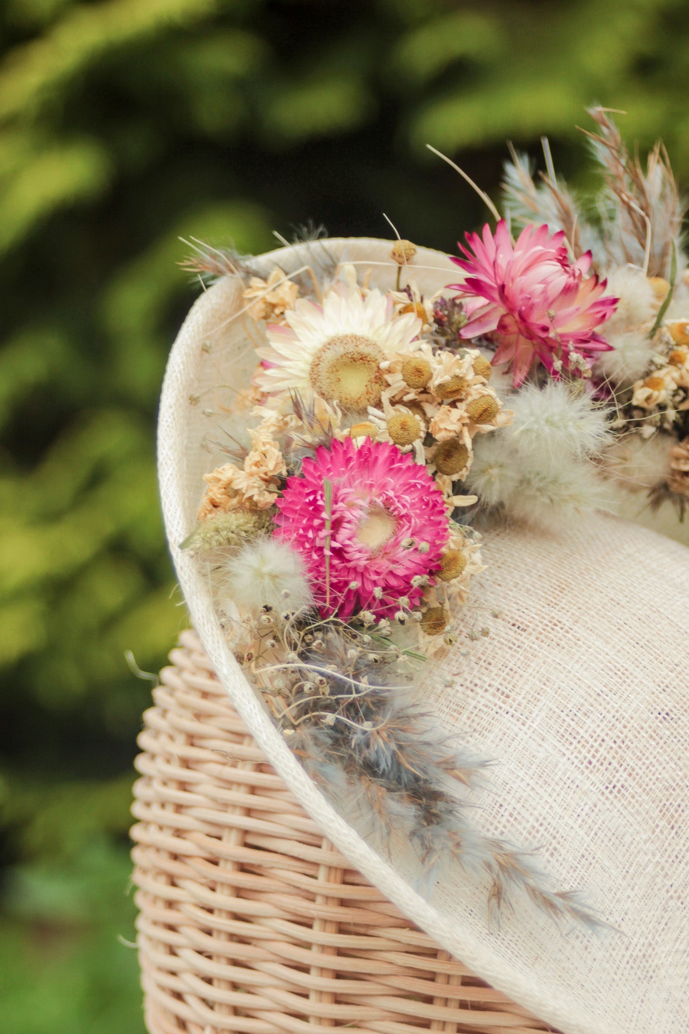 Fascinator Hut mit Trockenblumen "Elisabeth" - Detail